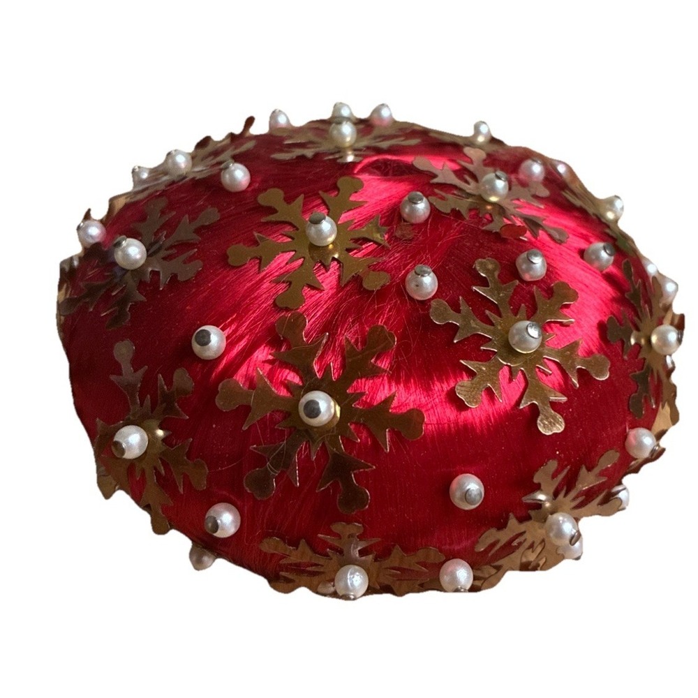 Vintage Push Pin‎ Ornament Red Gold Snowflake Beaded Pearl  Oval 3.5x2.5" *flaw